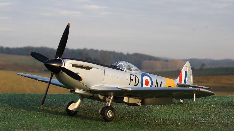 Spitfire Mk.XVe Tamiya 1-32 Lauerbach Peter 01.JPG